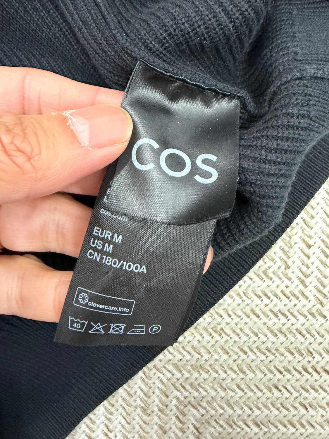 정품) COS 코스 남성 레귤러핏 블랙 니트 스웨터 M 상품이미지6