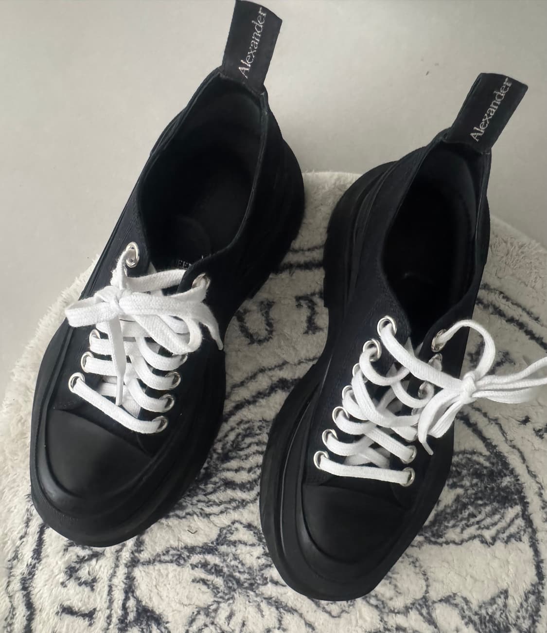 알렉산더맥퀸 트레드슬릭 블랙 상품이미지4