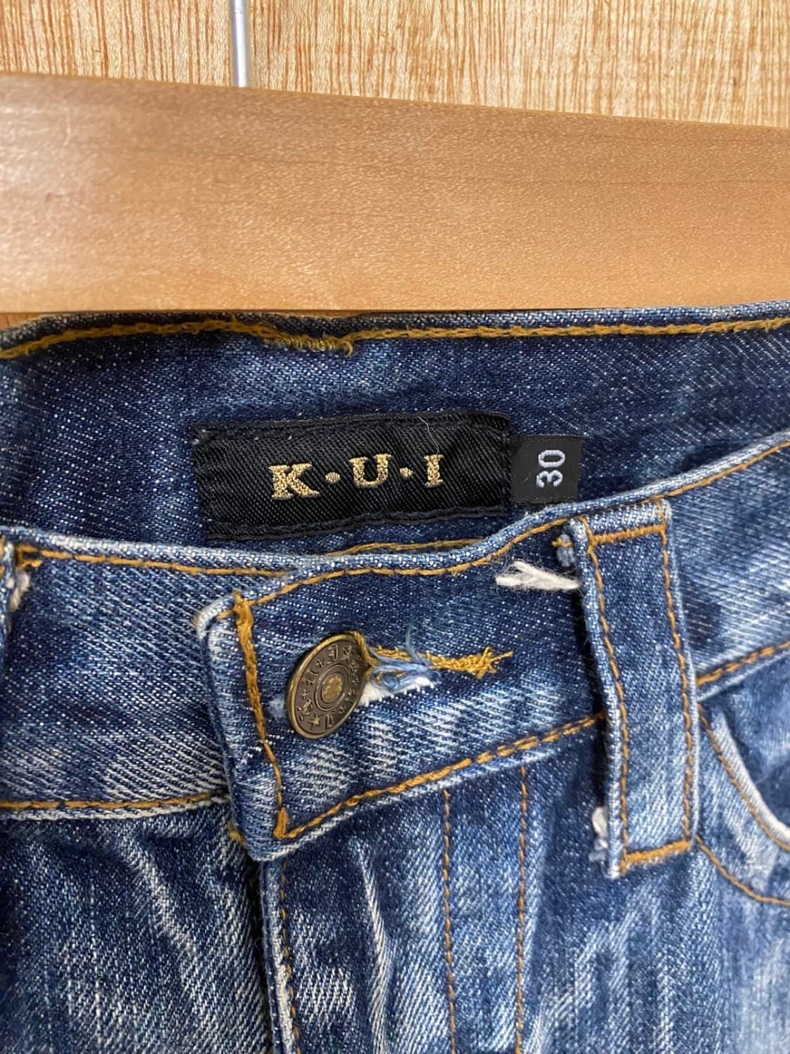 K.U.I 하드워싱 커브드 절개 부츠컷 상품이미지5