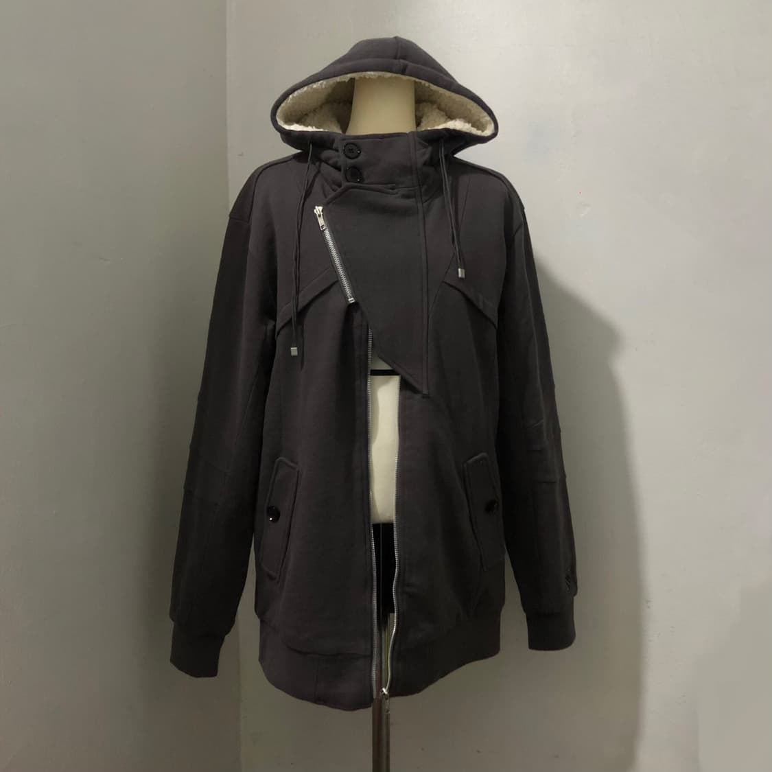 jack&jill 챠콜 그레이 지퍼 절개 버튼 포인트 후드 집업 상품이미지4