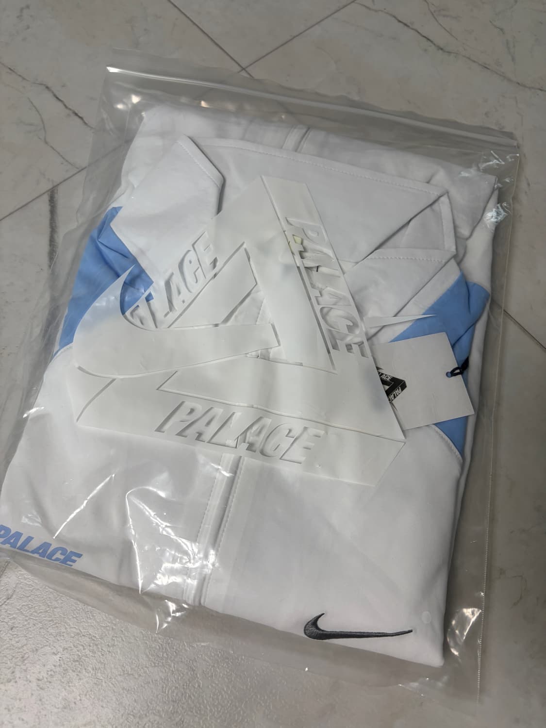 팔라스 x 나이키 트랙 자켓 화이트 - 26SS 상품이미지3