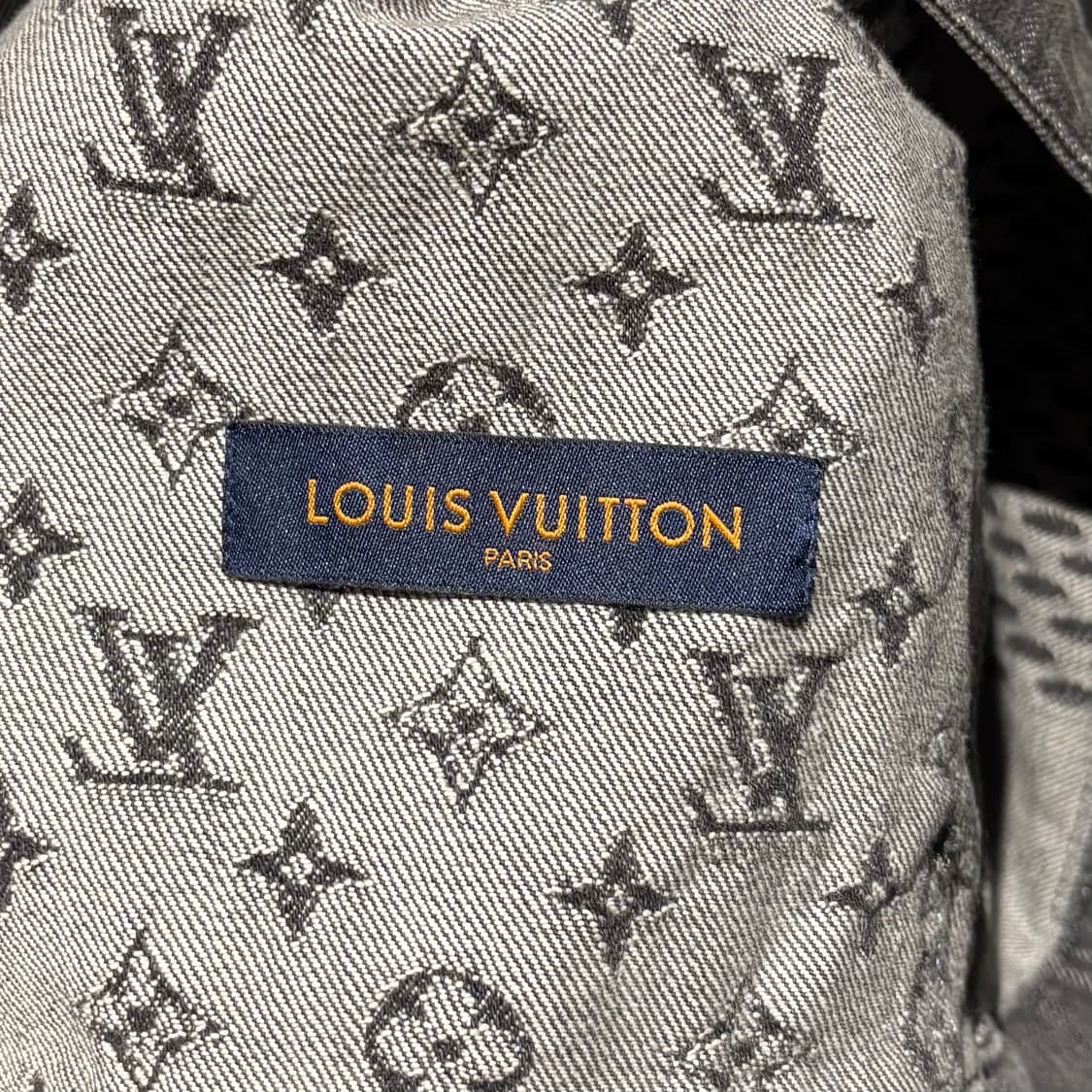 [52 size] 루이비통 니고 데님 트러커 흑청 자켓 상품이미지5