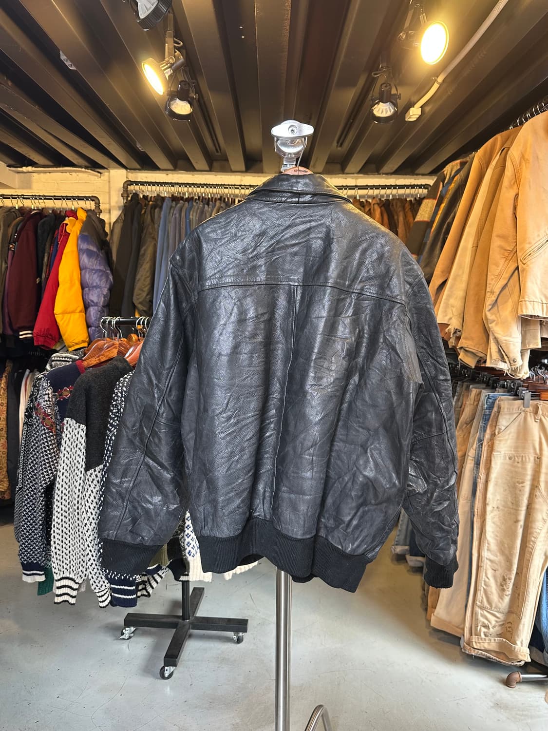 Burks Bay 헤비 리얼 레더 A-2 플라이트 자켓 상품이미지2