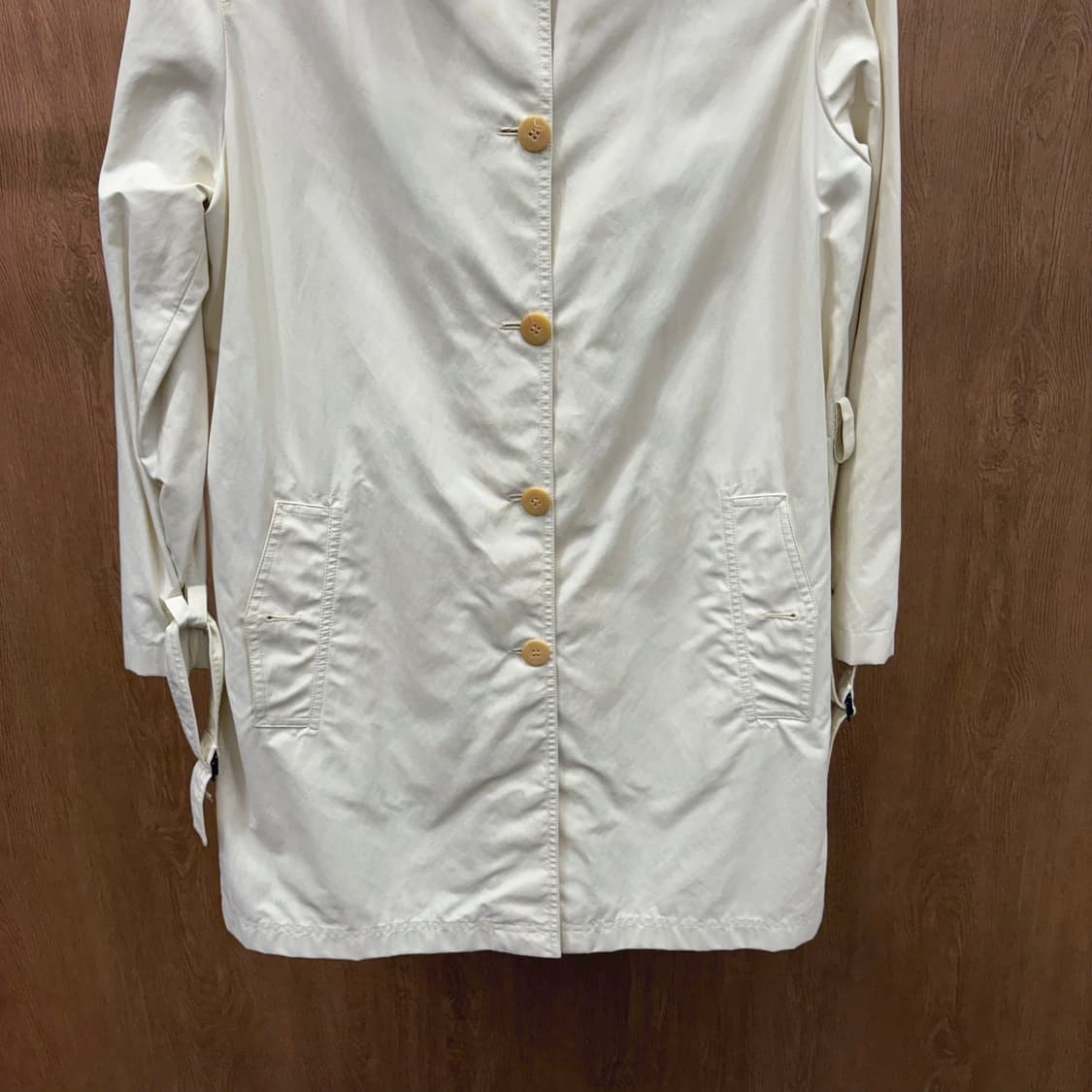 아르마니 꼴레지오니 트렌치 자켓 견장 스틸 스트랩 디테일 아이보리 상품이미지5