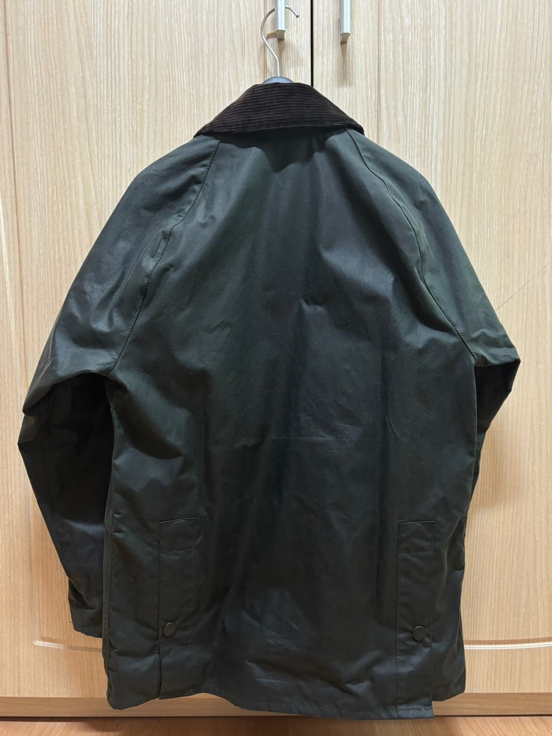 바버 비데일 왁스 자켓 34사이즈 팝니다 상품이미지2