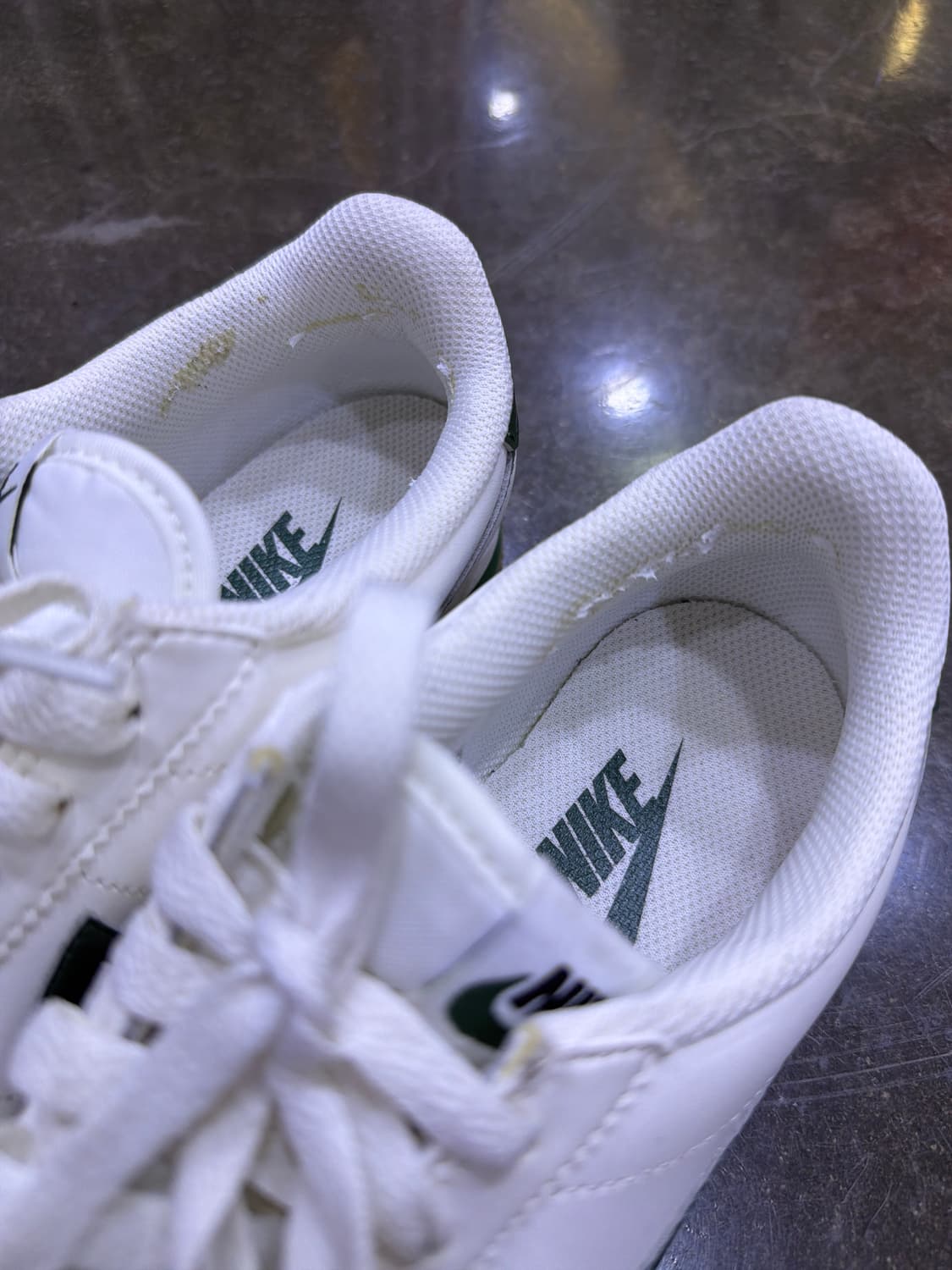 나이키 코르테즈 우먼스 화이트 그린 검 스니커즈 240 상품이미지5