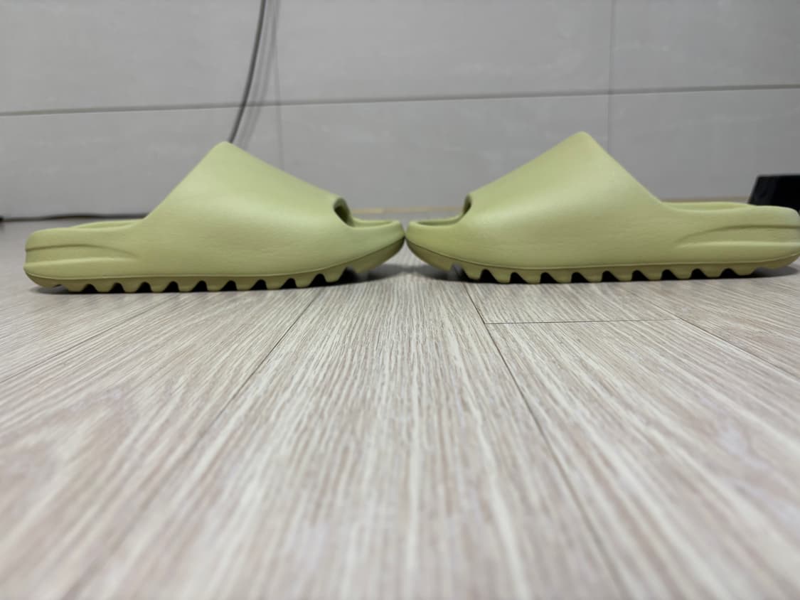 Yeezy 이지 슬라이드 레진 275 상품이미지5