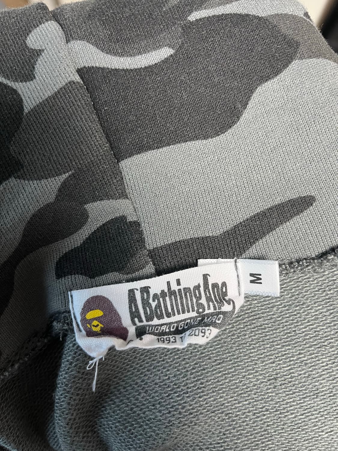 베이프 흑계 샤크 후드집업 상품이미지4