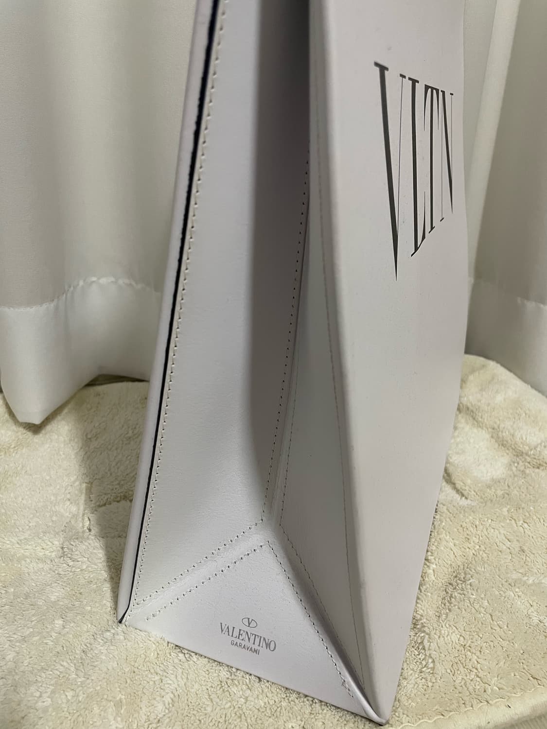 발렌티노 가라바니 VLTN 쇼퍼 가죽 토트백 상품이미지2