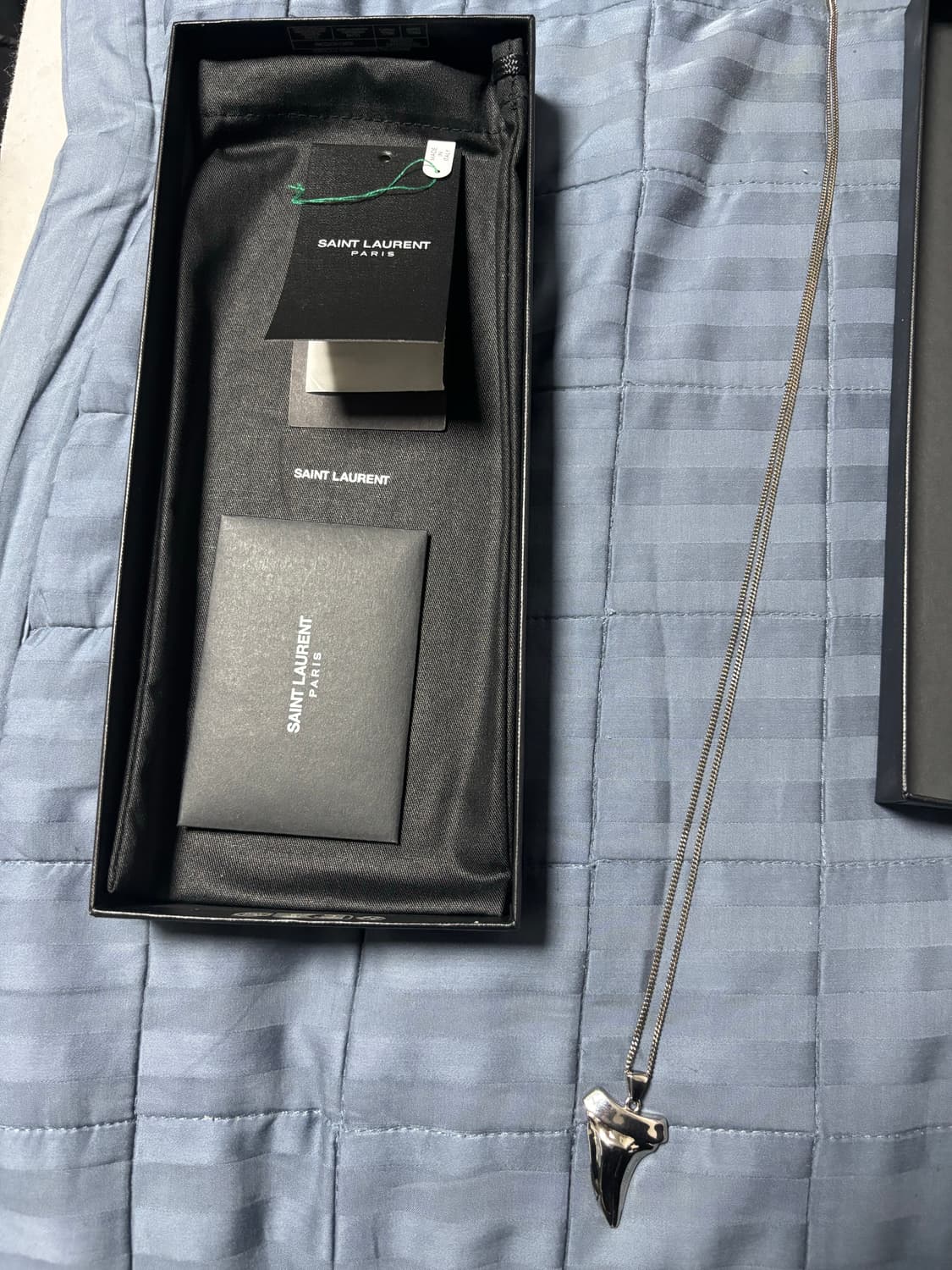 생로랑 샤크 투스 목걸이 상품이미지4