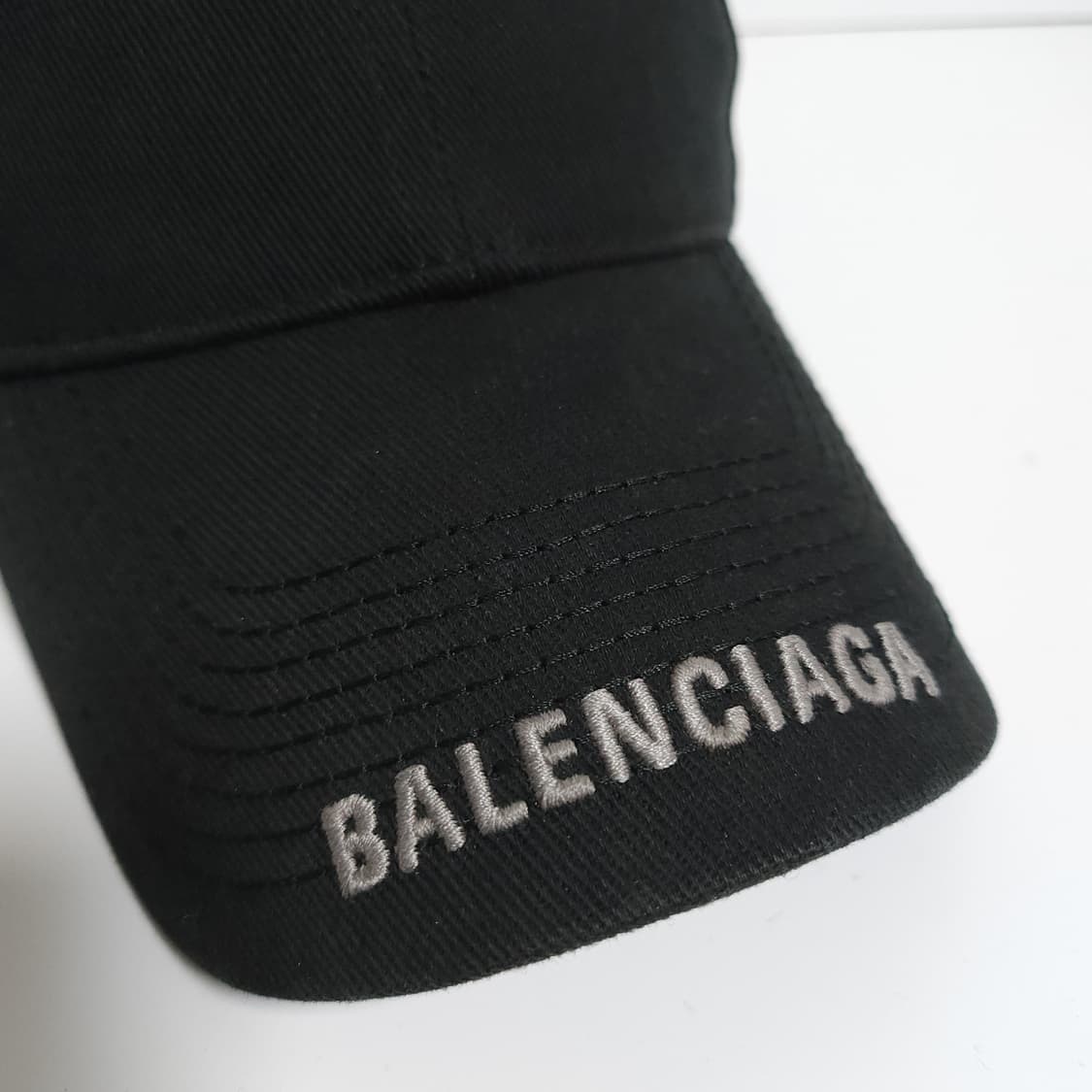 [L] 발렌시아가 블랙 챙로고 볼캡 모자 a821062 상품이미지3