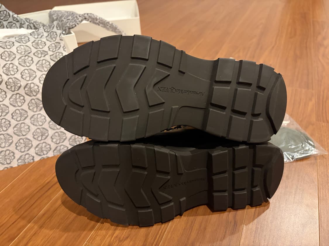 [새상품] 알렉산더 맥퀸 트레드 슬릭 부츠 42 상품이미지3