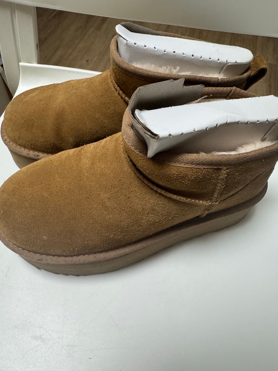 UGG 어그 미니 플랫폼 부츠 (클래식 울트라 미니 플랫폼) 상품이미지4