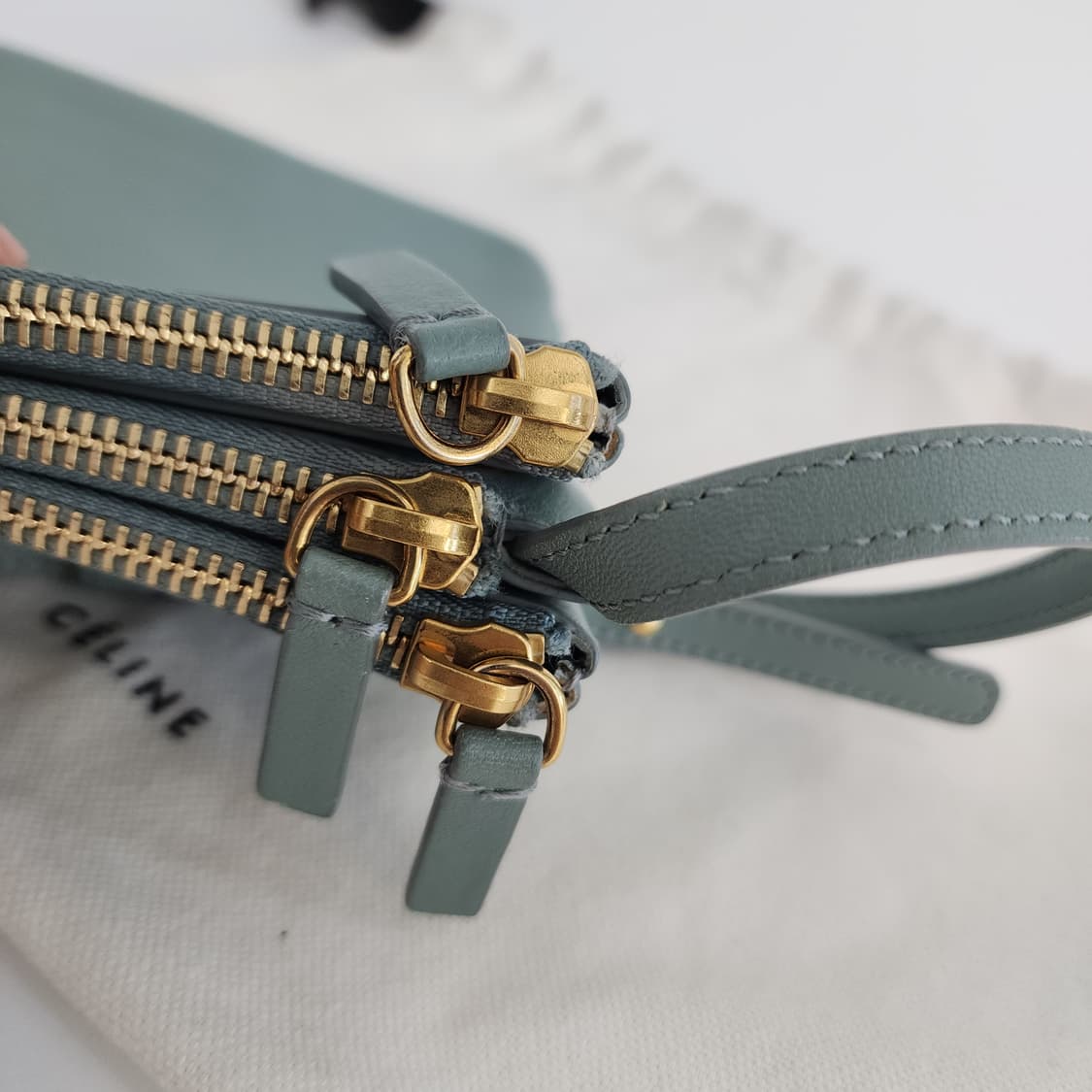 상태최상 셀린느 트리오백 스몰 3단 지퍼 램스킨 크로스백 상품이미지5