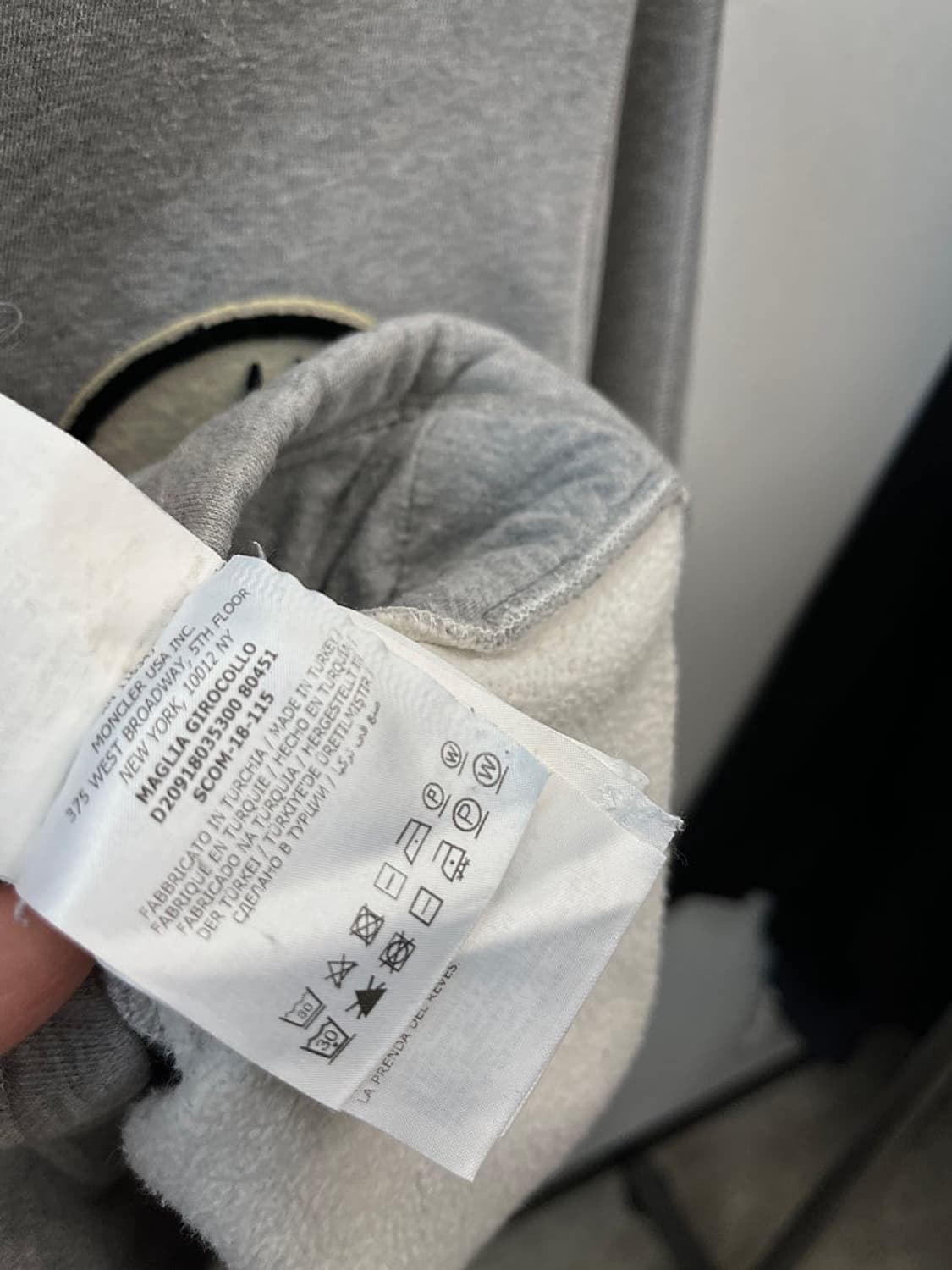 95) 몽클레어 빅와펜 맨투맨  상품이미지6