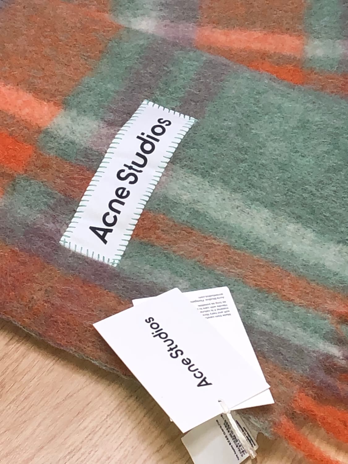 아크네스튜디오 머플러 상품이미지2