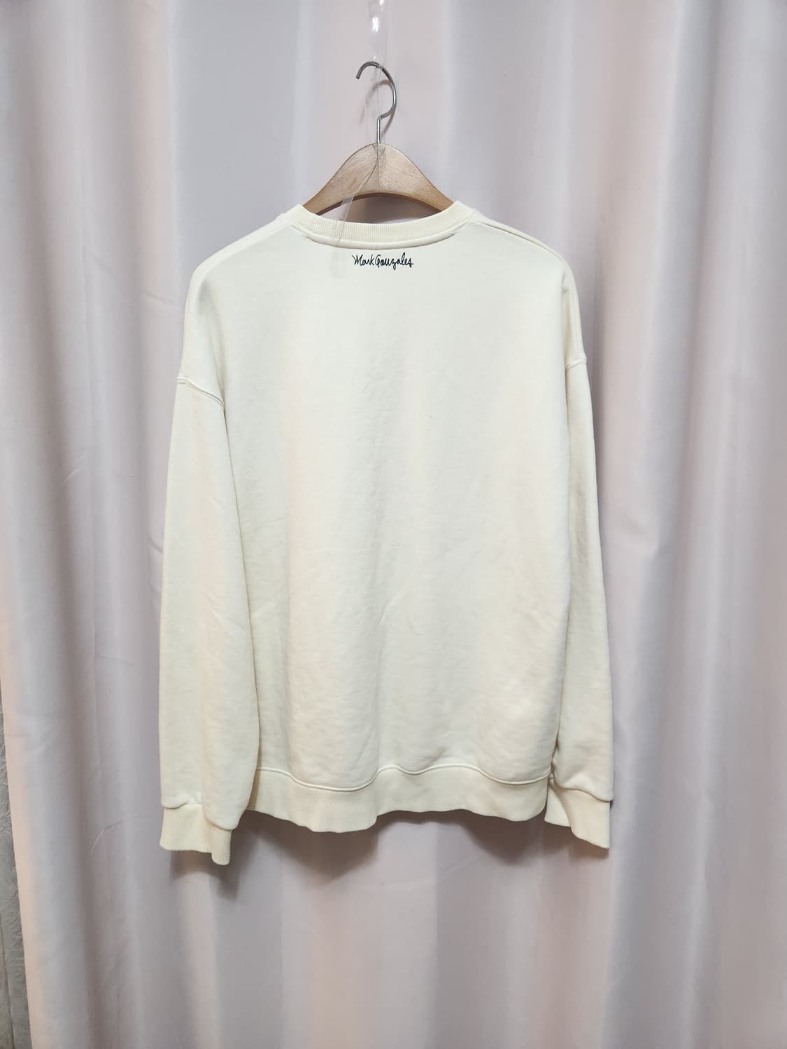 마크곤잘레스 아이보리 맨투맨 티셔츠 상품이미지7