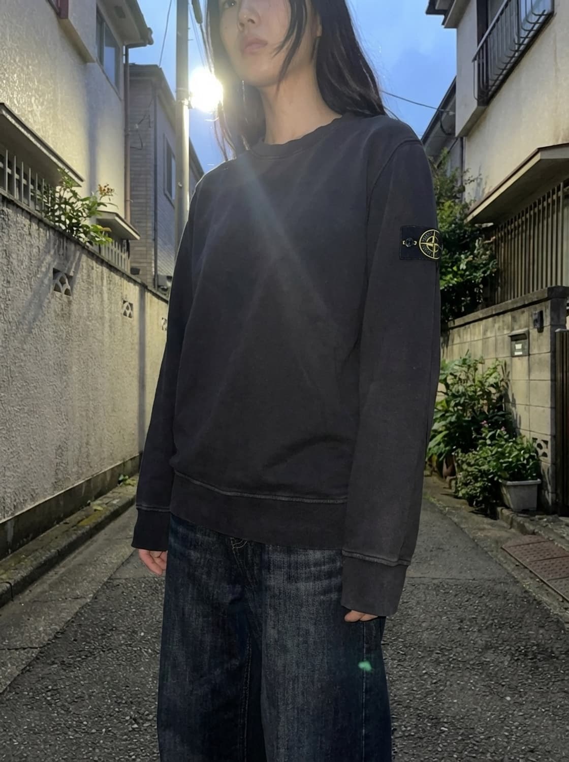 스톤아일랜드 와펜 가먼트다잉 맨투맨 상품이미지1