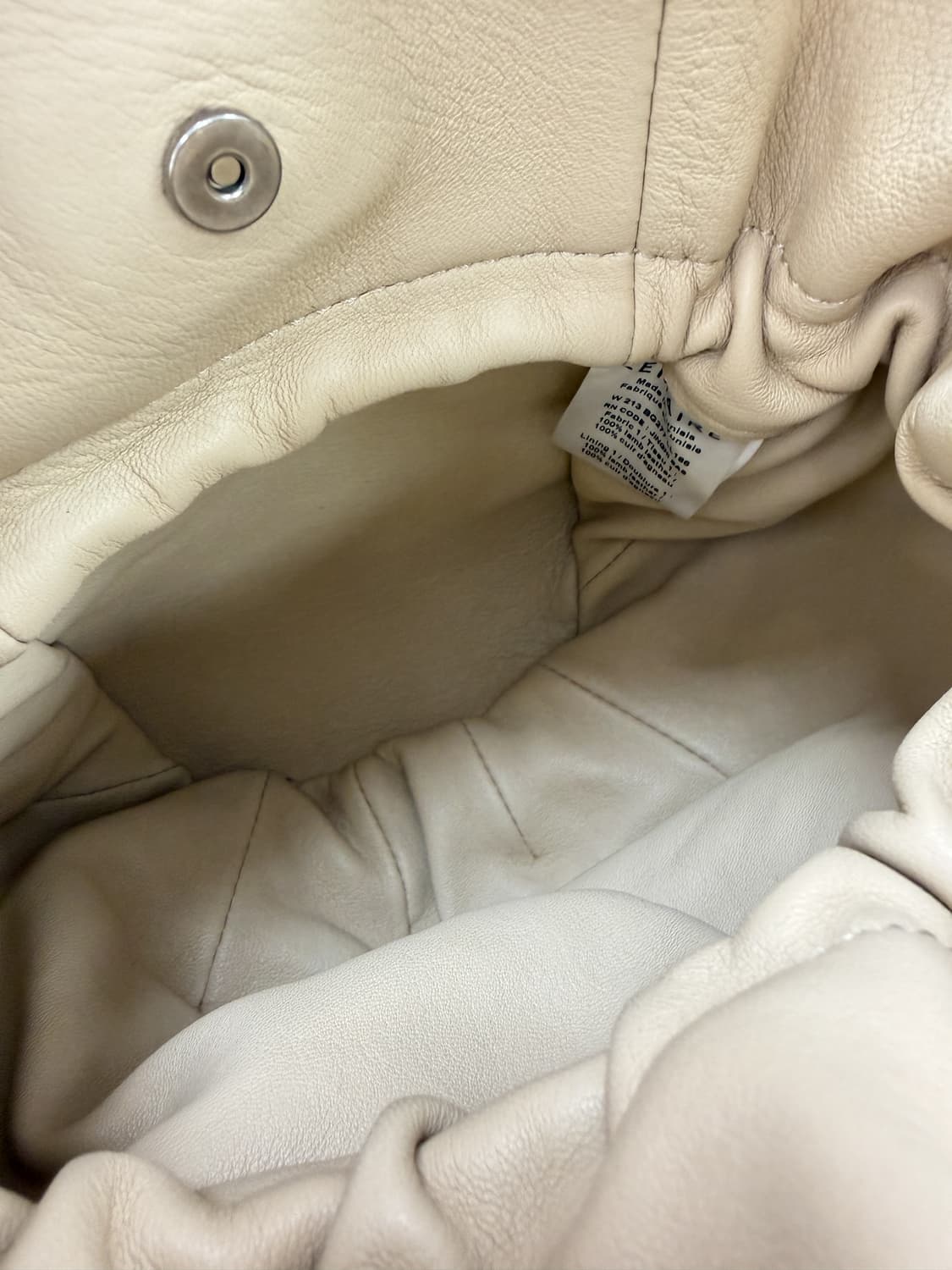 르메르 램스킨 글러브 버킷 펄스백 상품이미지7