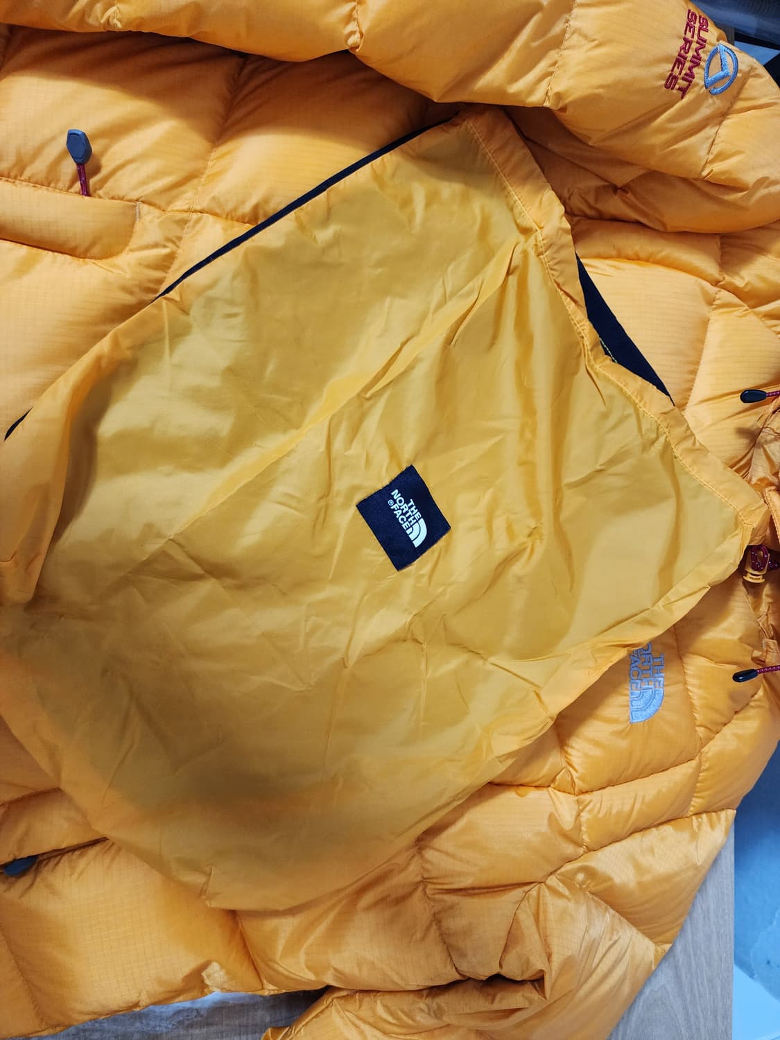 (95)여성 노스페이스 구스다운 패딩 패커블 파우치 포함 상품이미지4