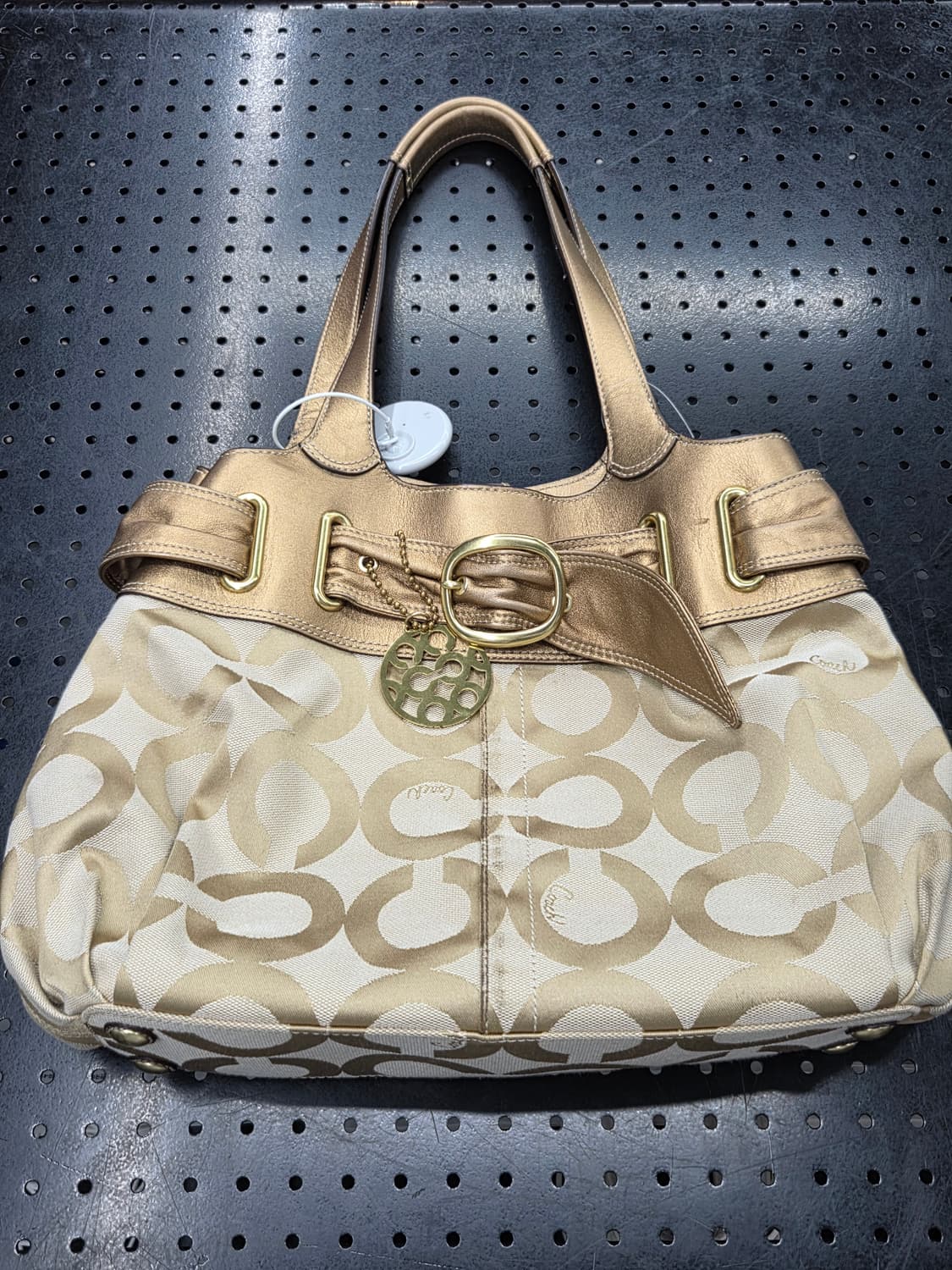 Coach 코치 골드패턴 만두 숄더백 토트백 상품이미지2