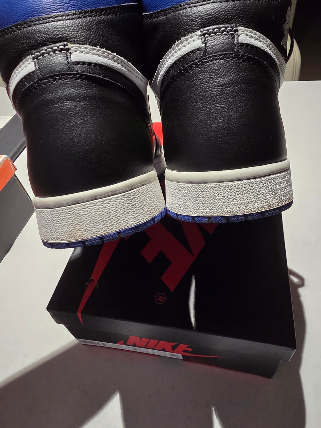 나이키 에어 조던 1 하이 로얄토 275 상품이미지2