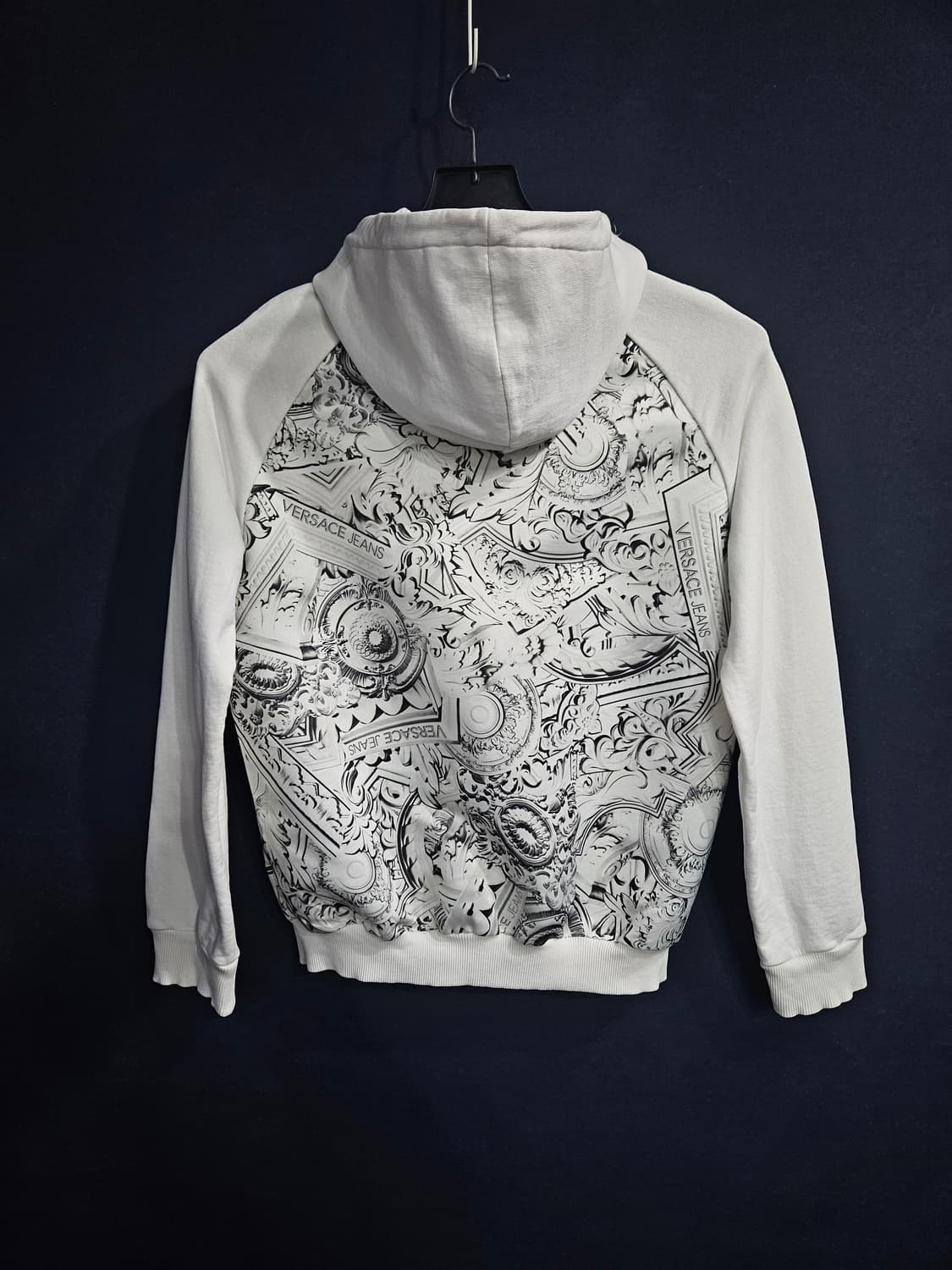 베르사체 진스 문양 화이트 남성 90~95 후드집업 자켓  상품이미지2