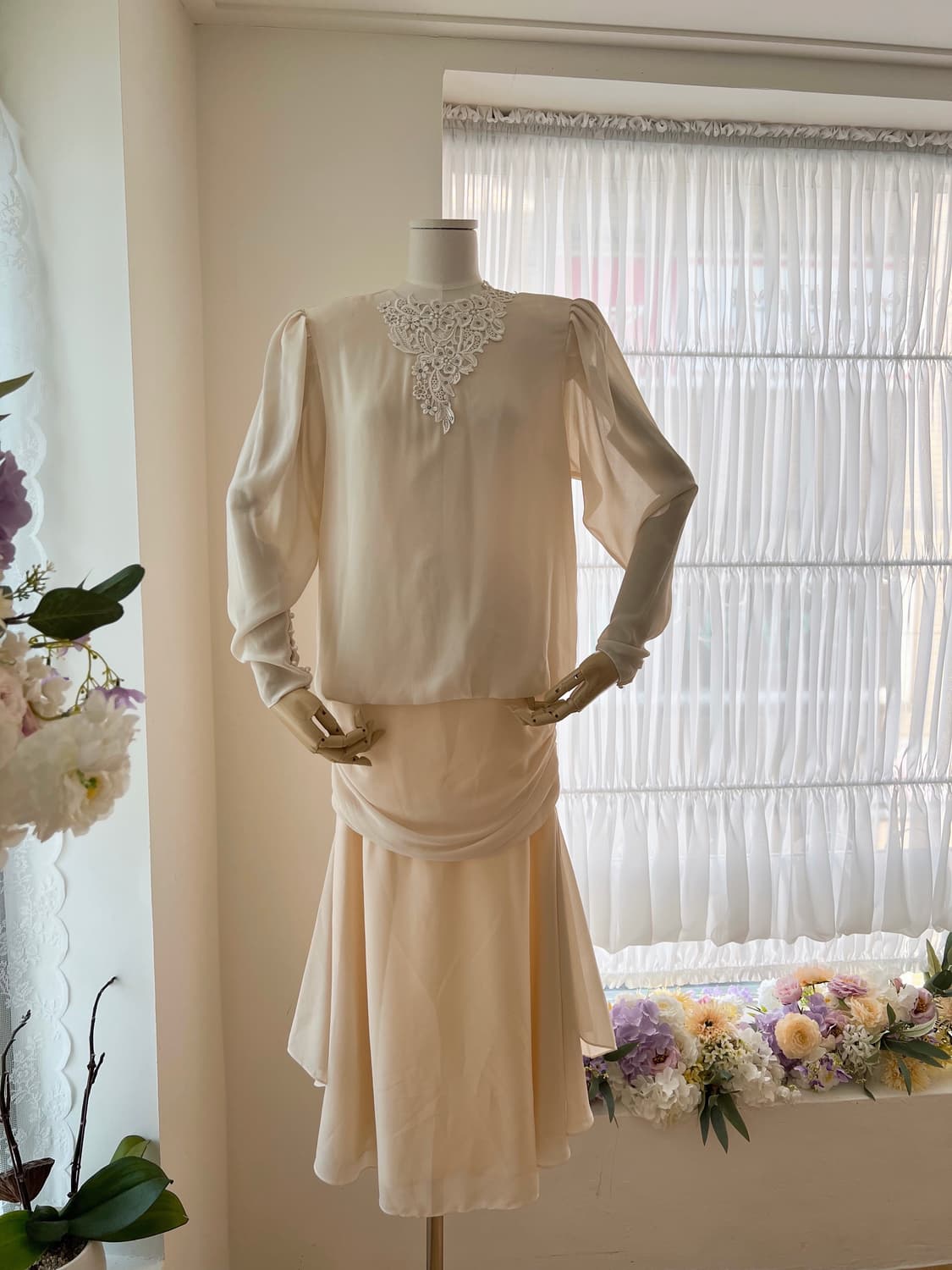 언발 레이스 넥 허리셔링 쉬폰 롱 원피스 상품이미지5