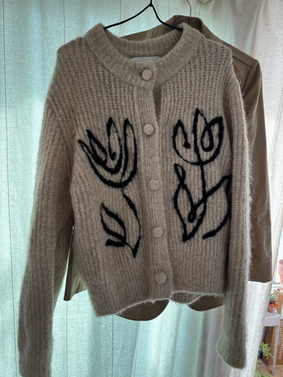 메종마레 크레이지 블룸 가디건 베이지 34사이즈(오버사이즈라 xs-m까지 상품이미지3