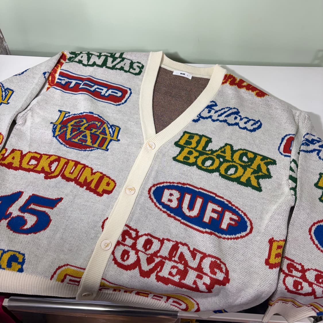 105 WEGO 크림 로고플레이 오버핏 자카드 가디건 상품이미지1