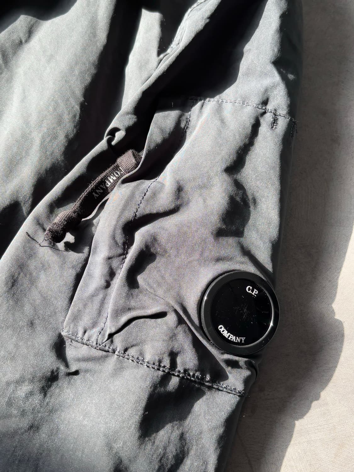 CP 컴퍼니 블랙 렌즈 코트 상품이미지4