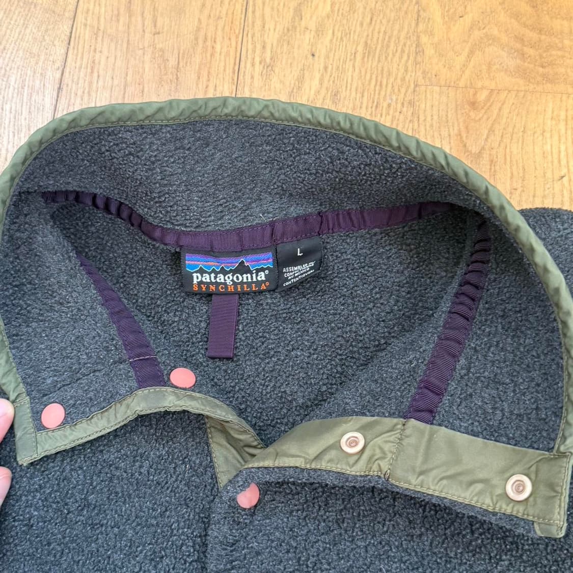 90s 파타고니아 신칠라 스냅-T 차콜/올리브 상품이미지3