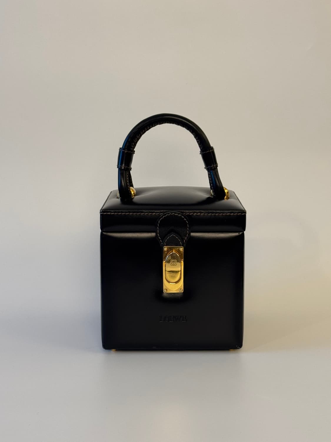 LOEWE(로에베) 아나그램 배니티백 상품이미지1