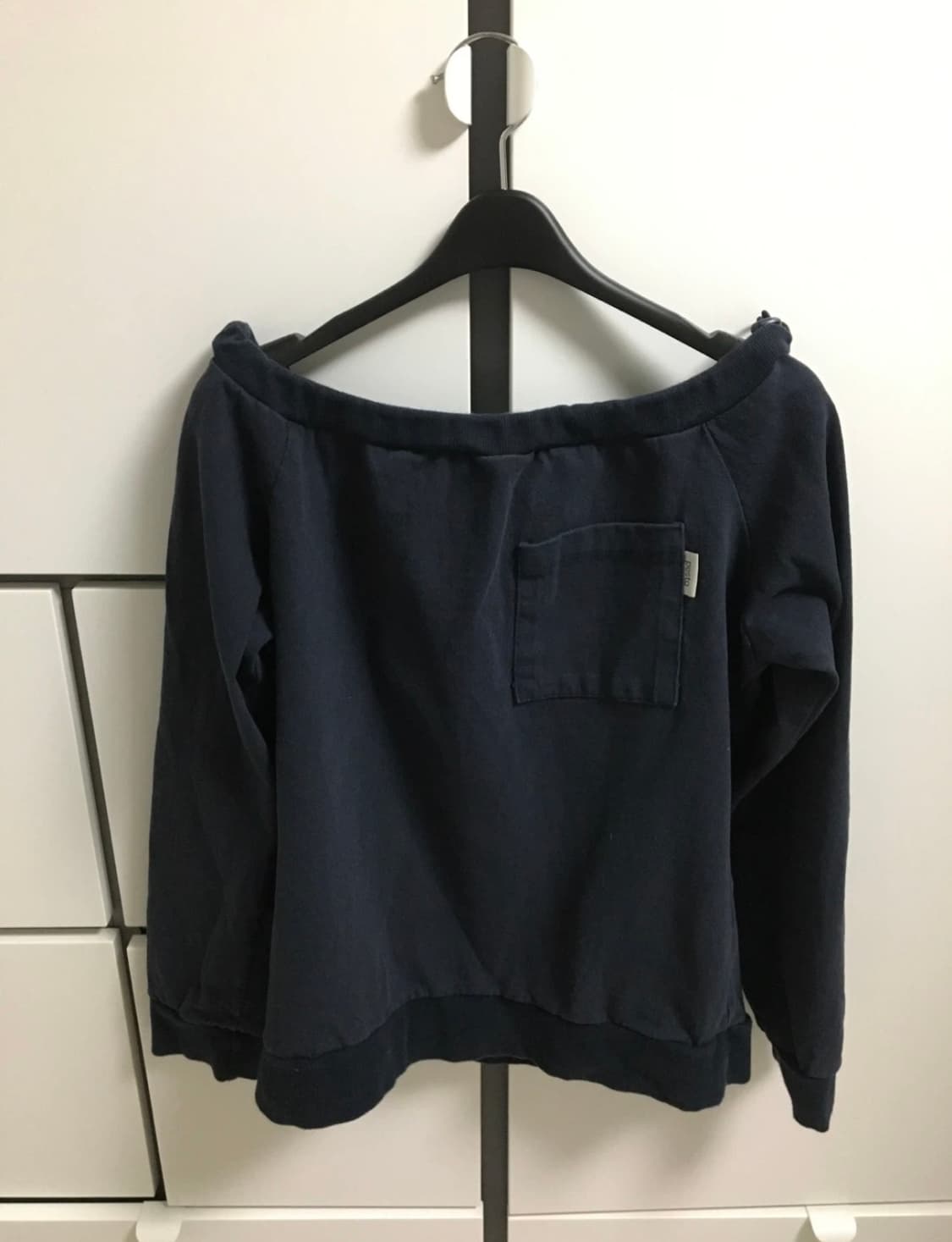 페스토 오프숄더 맨투맨 상품이미지1