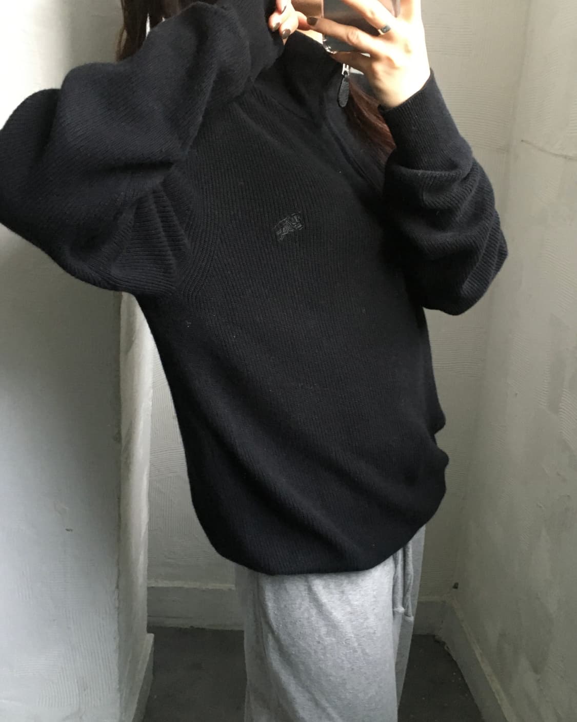 Burberry 버버리 코튼캐시미어 블랙컬러 브릿 하프집업 니트 상품이미지1