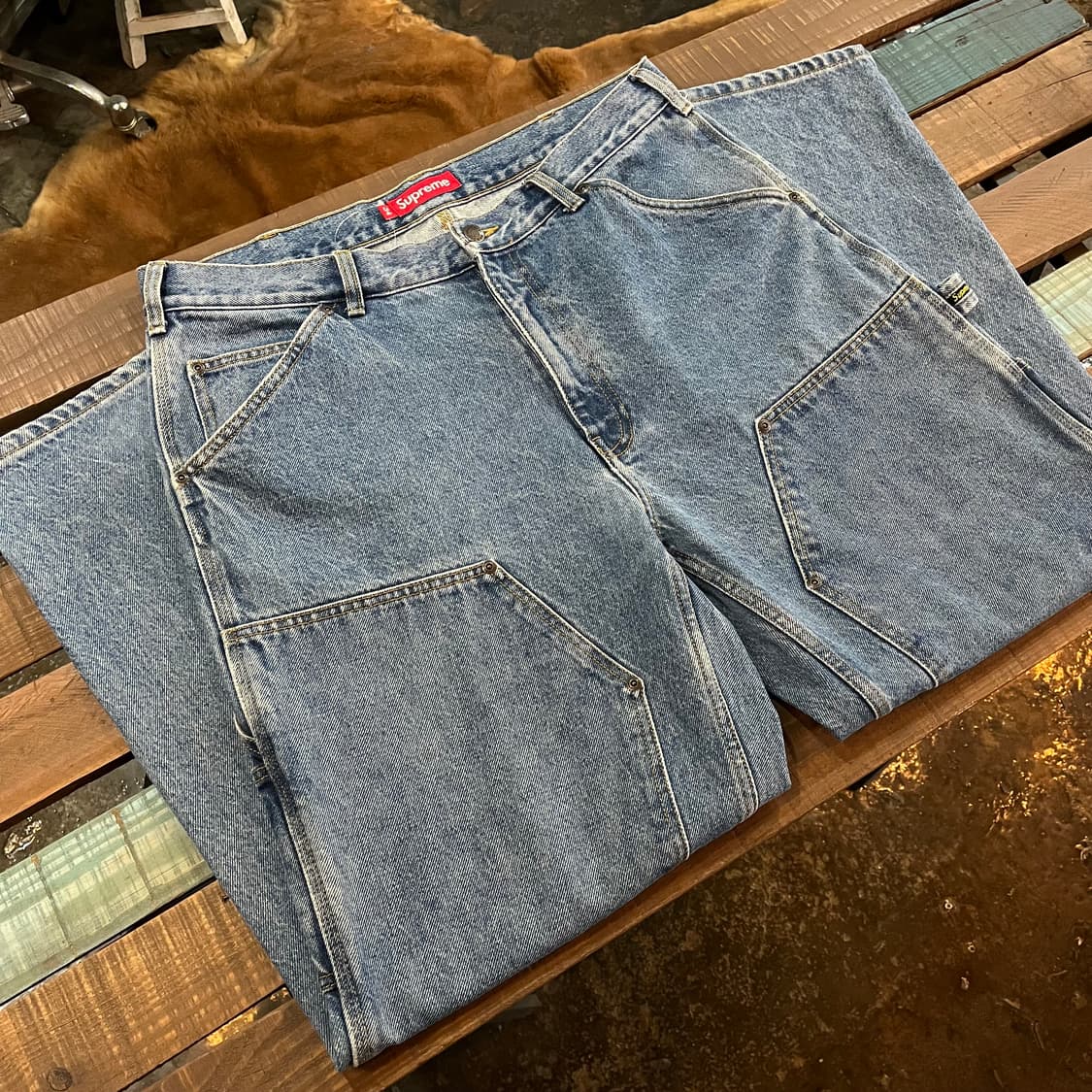 슈프림 24SS 더블니 데님 팬츠 상품이미지1