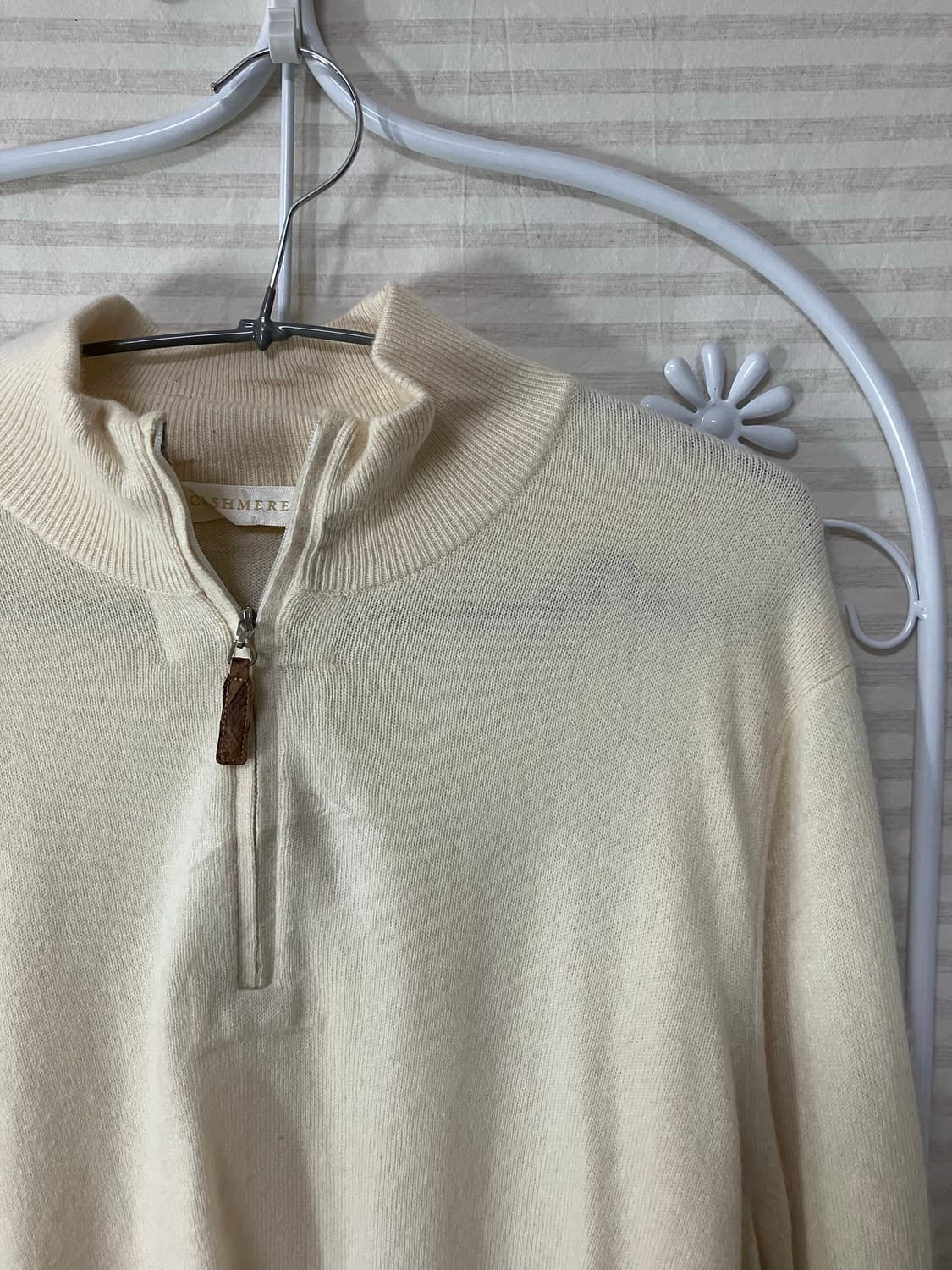 아이보리 하프집업 니트603 아이보리 색상의 하프집업 니트입니다. 은은한 상품이미지4