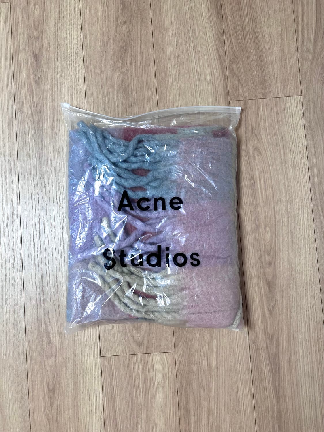 아크네스튜디오 머플러 상품이미지3