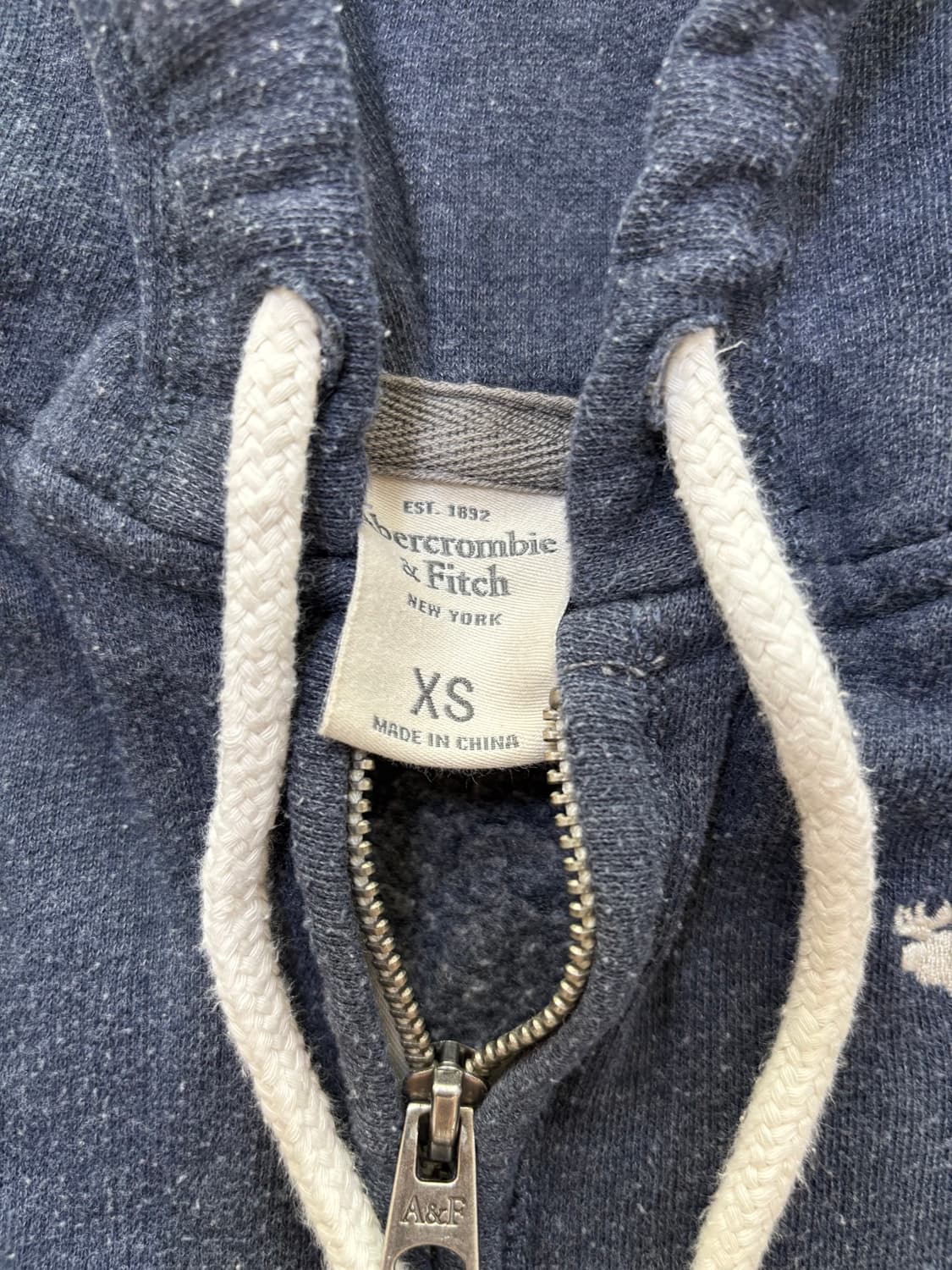 아베크롬비 딱붙핏 후드집업 네이비 xs 상품이미지2