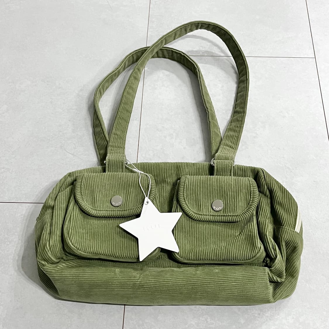 큘 코듀로이 포켓백 올리브 상품이미지2