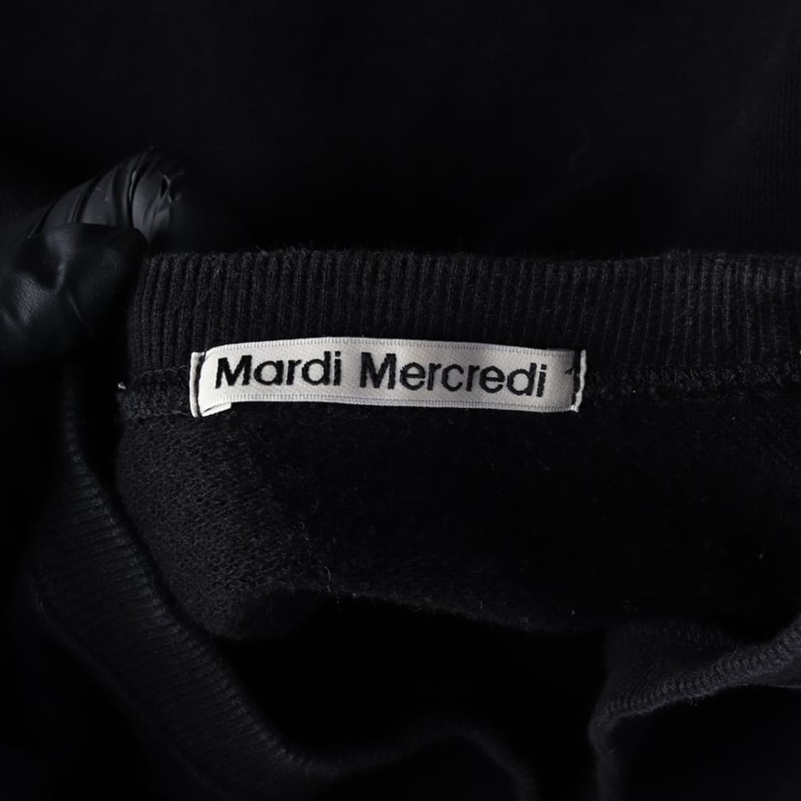 마르디 메크르디 엠블럼 로고 맨투맨 상품이미지5