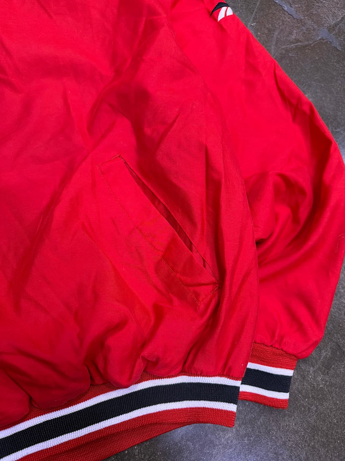 리복 클래식 올드스쿨 V넥 숄더 자수 웜업 바람막이 M 상품이미지4