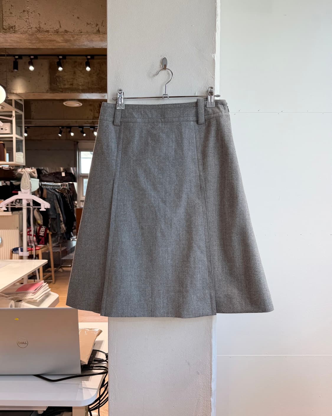 셀린느 그레이 울 핀턱 미디스커트 상품이미지2
