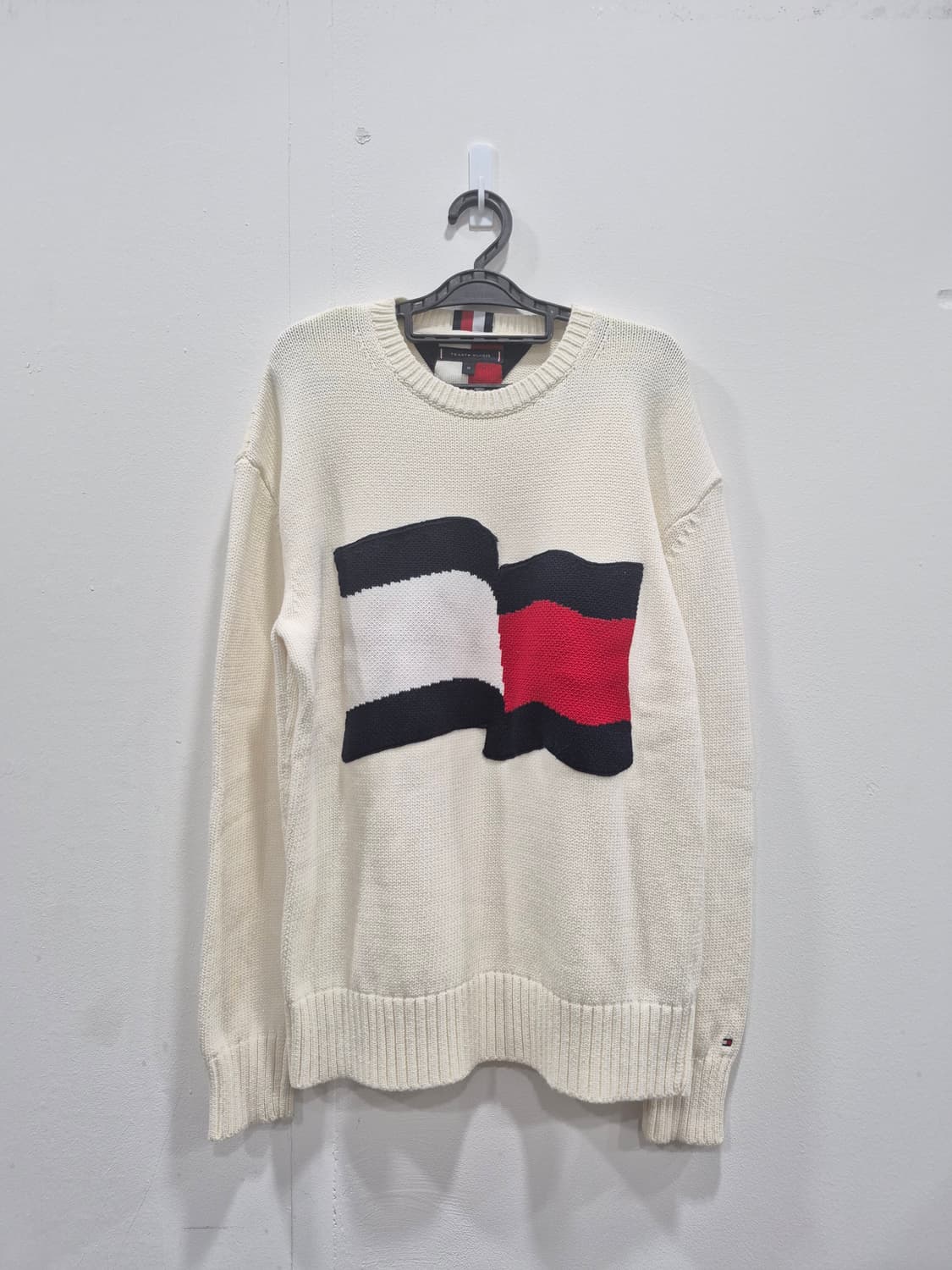 타미힐피거 니트 플래그 빅로고 포인트  울 스웨터 아이보리 남성 95 상품이미지1