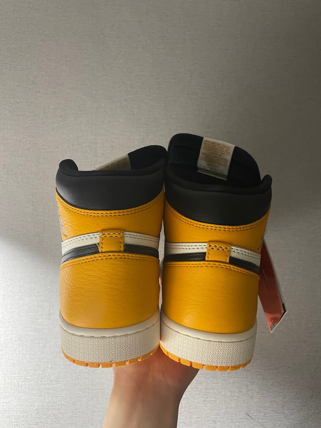 조던1 레트로 하이 OG 택시 상품이미지4
