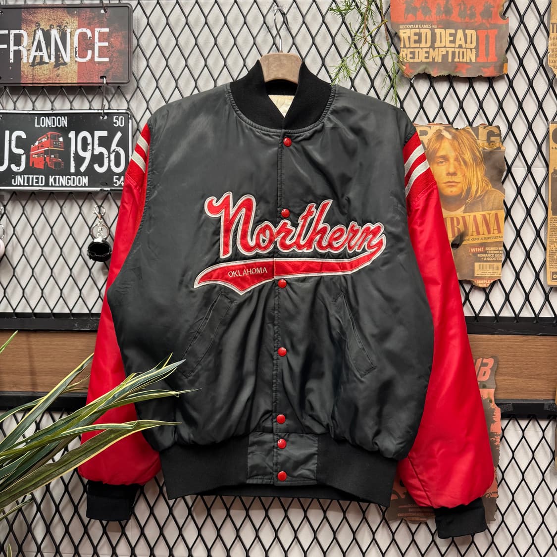 90s USA VINTAGE 바시티 자켓 자수 포인트 블랙 레드 배색 상품이미지1