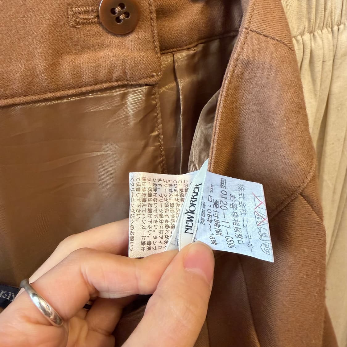 빈티지 랩 플리츠 미디 스커트 버클 스트랩 디테일 A라인 카멜 상품이미지5