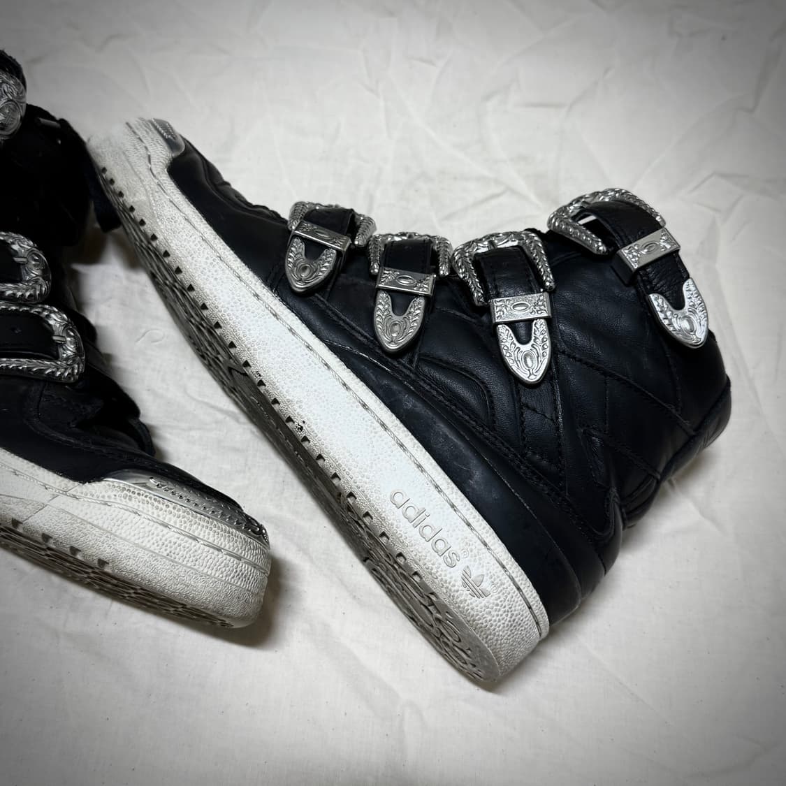 아디다스 제레미스캇 웨스턴 버클 하이탑 상품이미지4