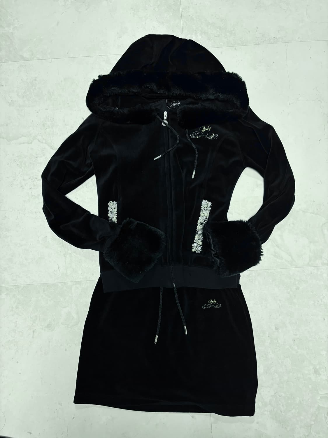 RADY 갸루퍼 트레이닝셋업 블랙  상품이미지2