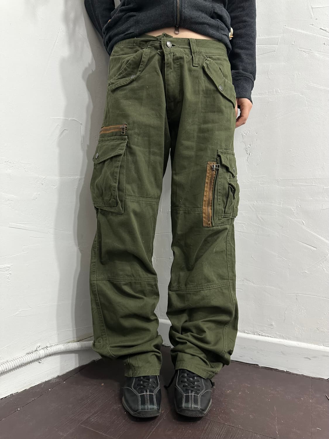 dominate khaki cargo pants 상품이미지1